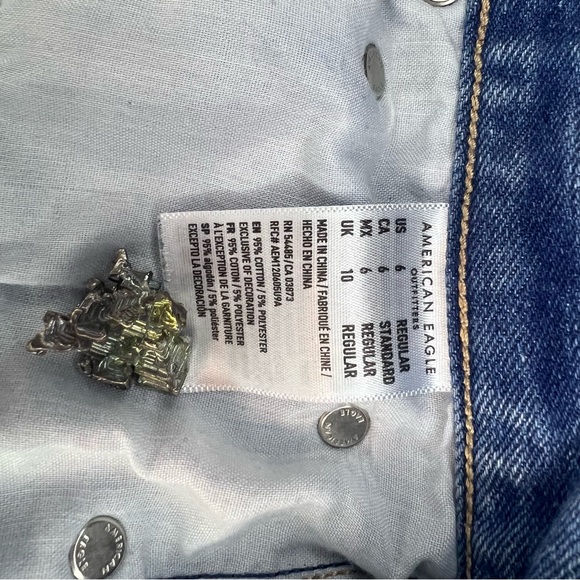 American Eagle Mom Jeans Size 6 - Picture 4 of 6